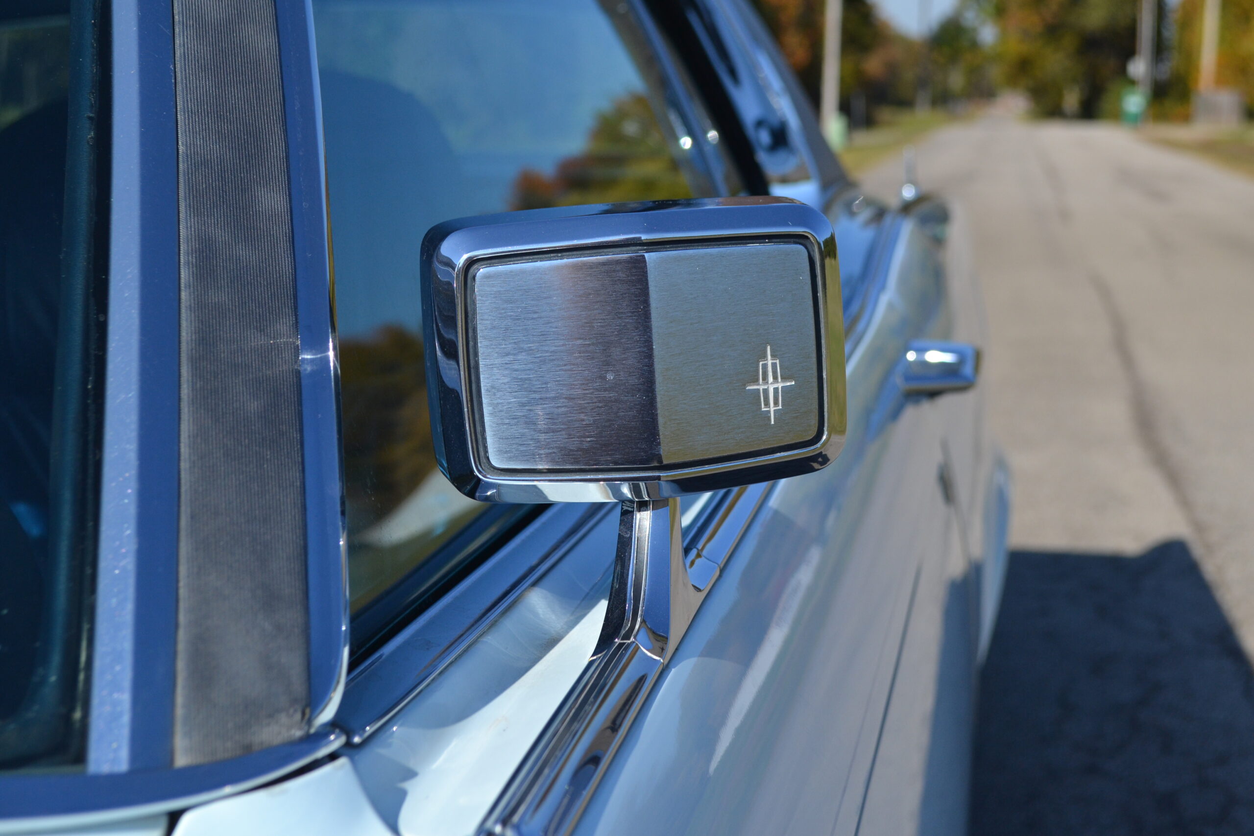 1971 Lincoln Continental Mark III - Image 9